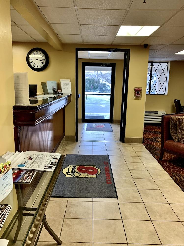 Hotel Super 8 By Wyndham Stamford/new York City Area 2*