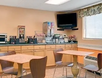 Super 8 By Wyndham Stamford/New York City Area 